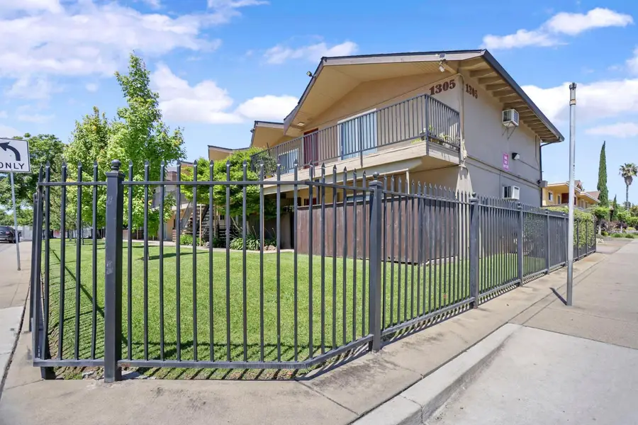 1305 W El Monte Street, Stockton, CA 95207 - #3