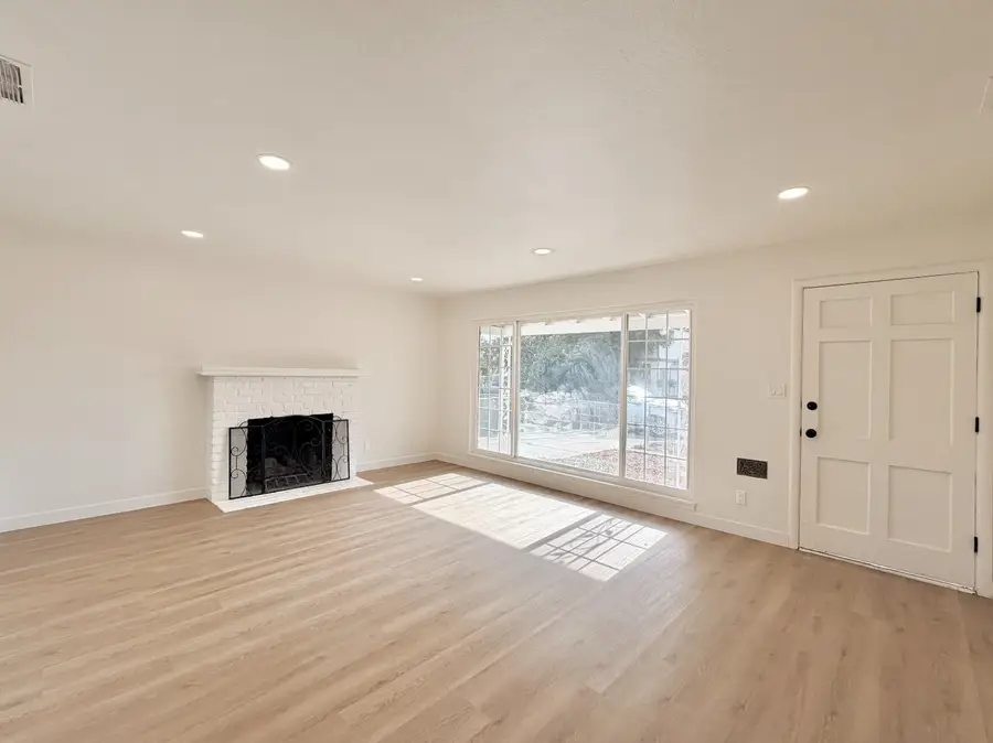 5653 Bradd Way, Sacramento, CA 95822 - #3