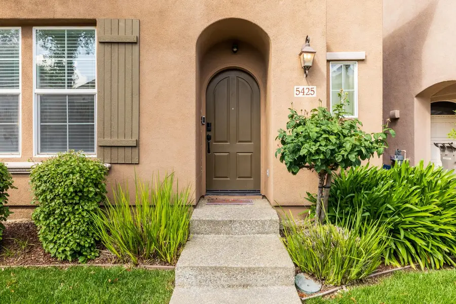 5425 Washoe Street, Sacramento, CA 95835 - #2