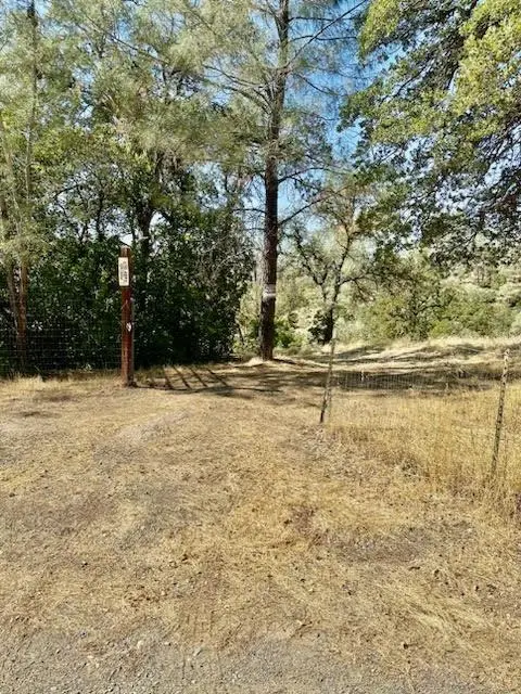 6883 Navajo Point, Corning, CA 96021