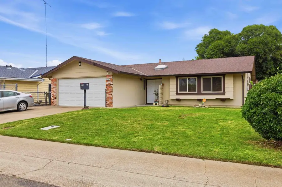 7242 Arutas Drive, North Highlands, CA 95660 - #2