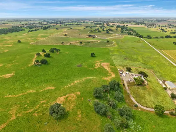 22601 N Johnson Rd, Clements, CA 95227