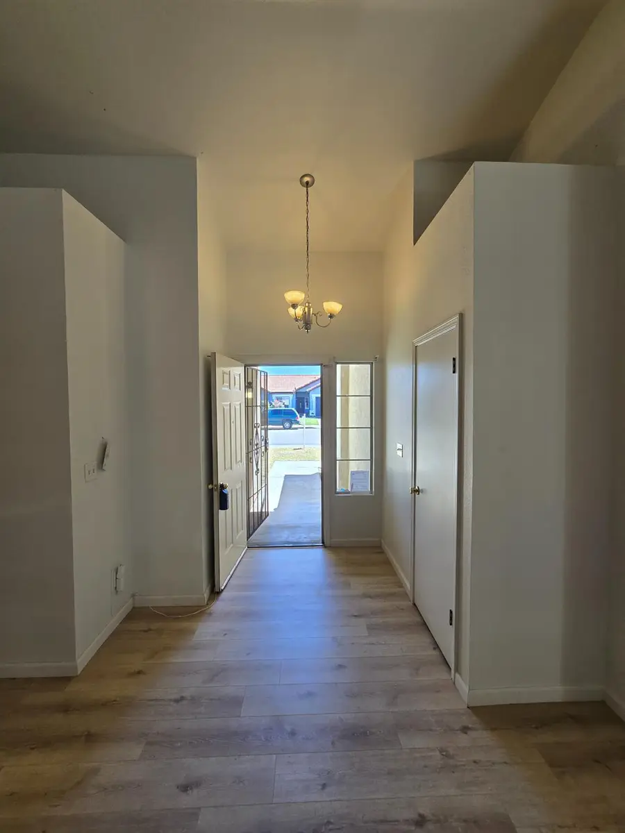863 El Monte Court, Los Banos, CA 93635 - #2