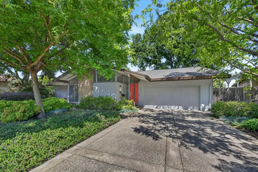 6301 Longridge Way, Sacramento, CA 95831 - #2