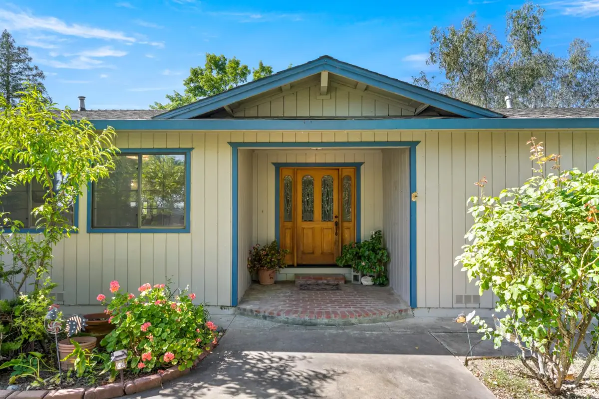 6305 W 6th Street, Rio Linda, CA 95673 - #1
