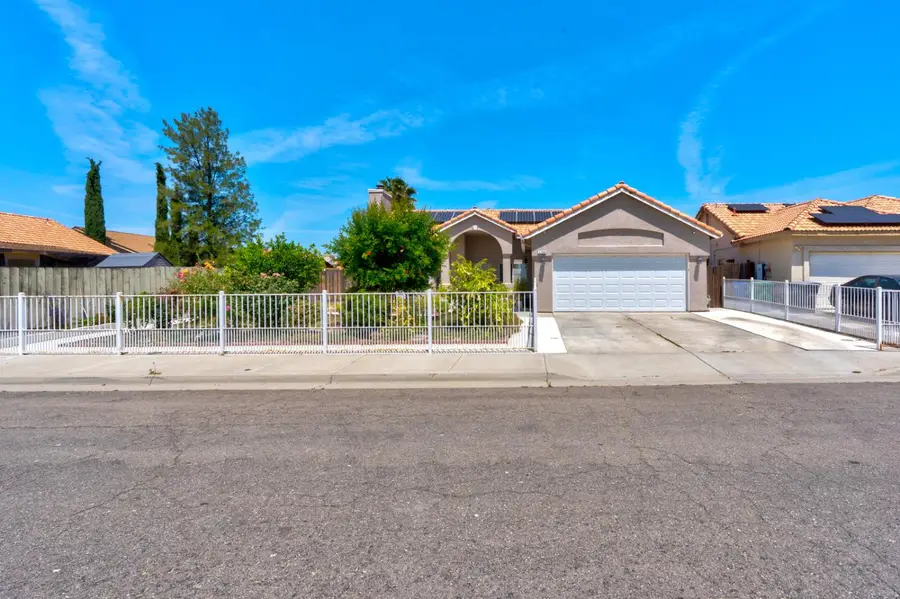 1700 San Simeone Way, Los Banos, CA 93635 - #2