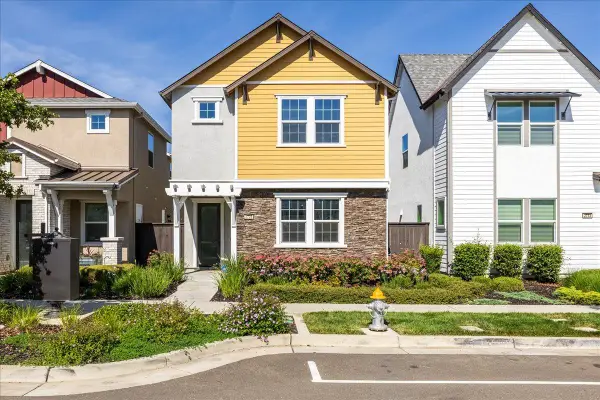 2725 N Cove Drive, Sacramento, CA 95833