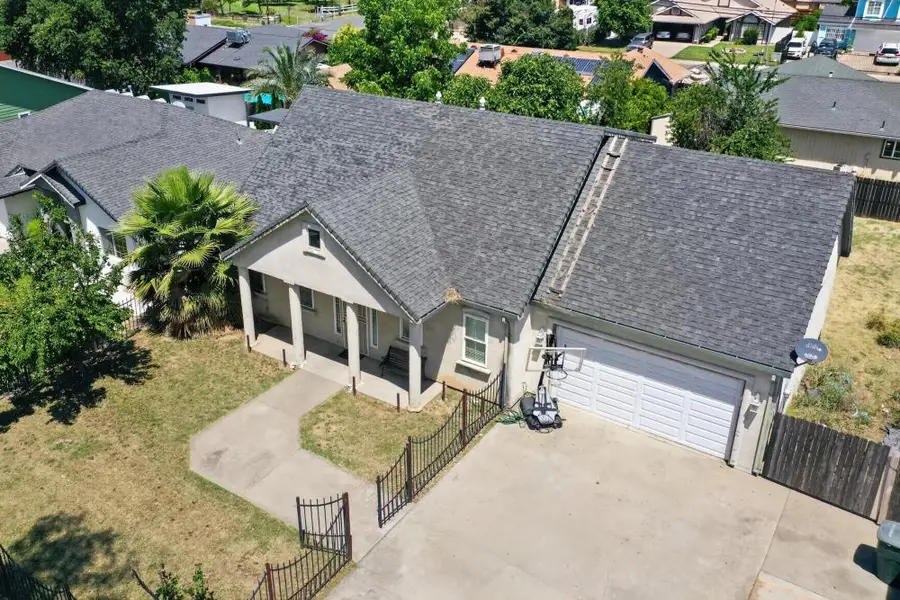 215 Singh Avenue, Rio Linda, CA 95673 - #2