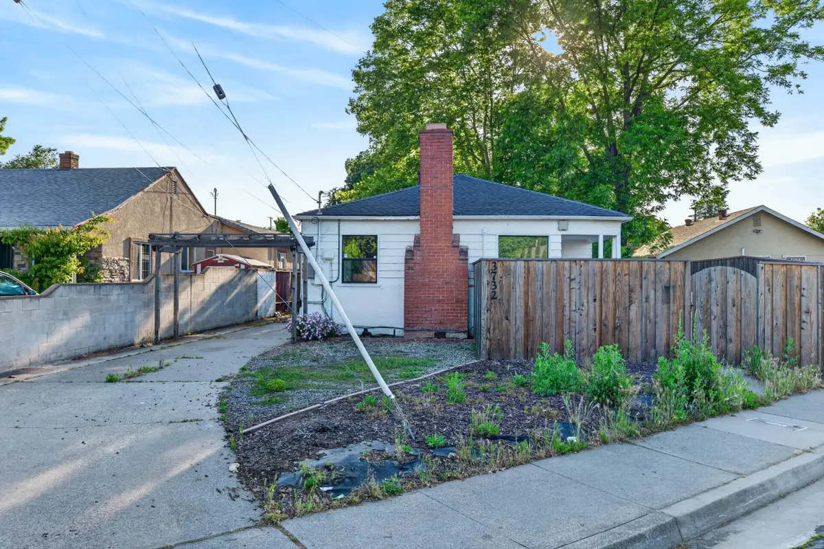 3732 38th Street, Sacramento, CA 95820 - #1
