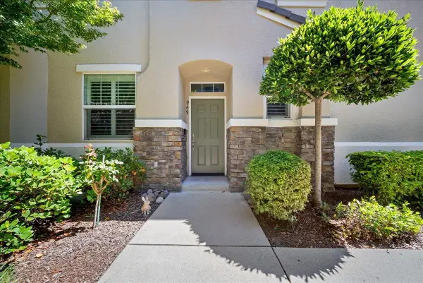 949 Marvin Gardens Way #25, Rocklin, CA 95765