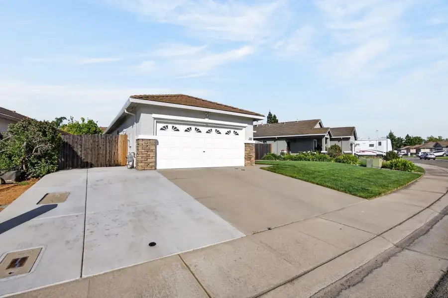 7915 Neyland Way, Sacramento, CA 95829 - #2