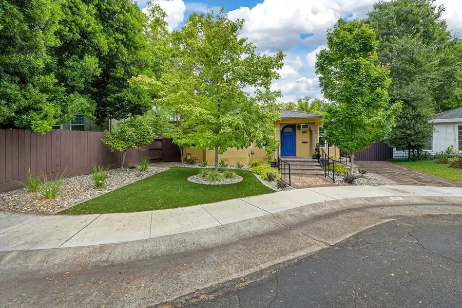 1031 9th Avenue, Sacramento, CA 95818 - #2
