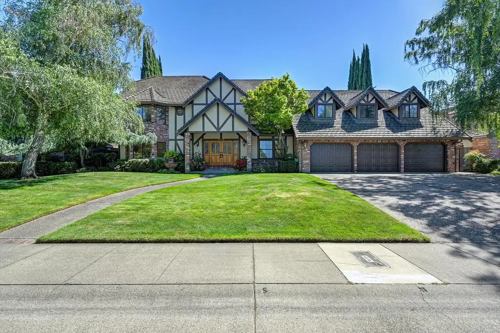 898 Lake Front Drive, Sacramento, CA 95831 - #1