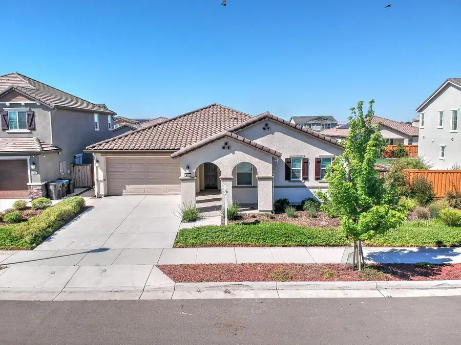 498 Central Pacific Street, Lathrop, CA 95330 - #2