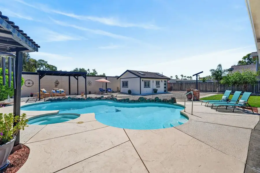 7577 Alma Vista Way, Sacramento, CA 95831 - #3