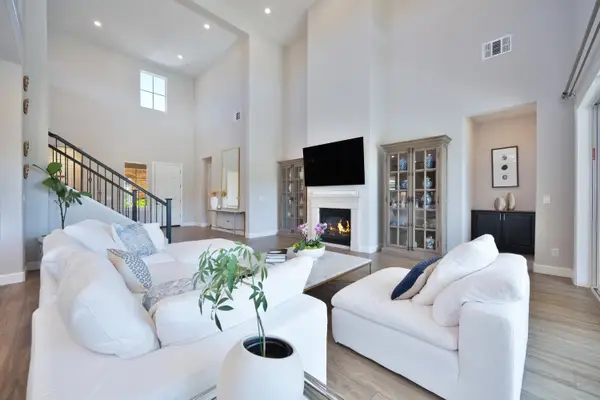 1014 Hogarth Way, El Dorado Hills, CA 95762