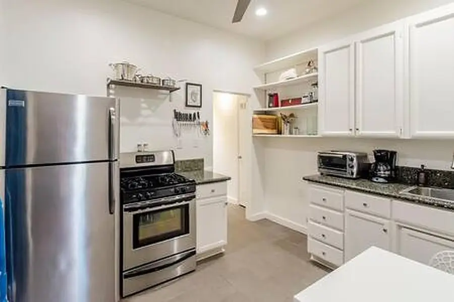 3640 3rd Avenue, Sacramento, CA 95817 - #2