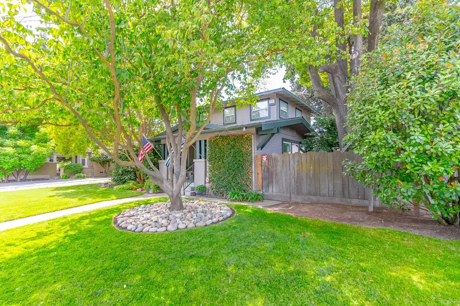 318 California Avenue, Oakdale, CA 95361 - #2