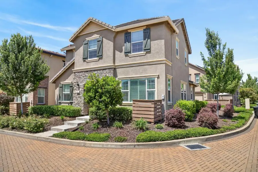 211 Rochdale Street, Roseville, CA 95661 - #2