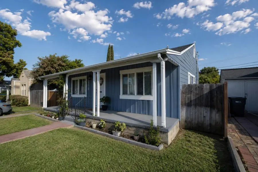 1956 Elmwood Avenue, Stockton, CA 95204 - #2