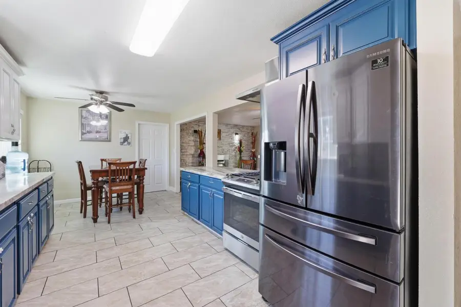 1214 E Mesa Avenue, Fresno, CA 93710 - #2