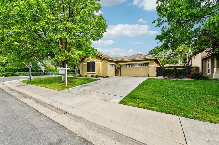 1040 Waterford Drive, West Sacramento, CA 95605 - #2