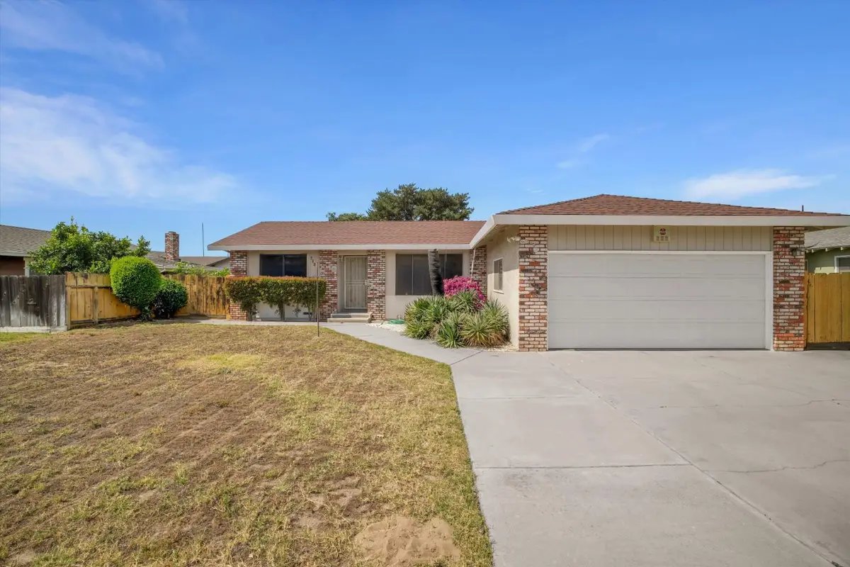 631 W Minnesota Avenue, Turlock, CA 95382 - #1
