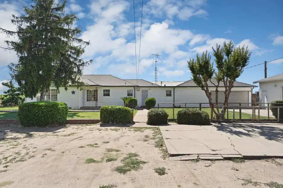 15661 N Curry Avenue, Lodi, CA 95240 - #2