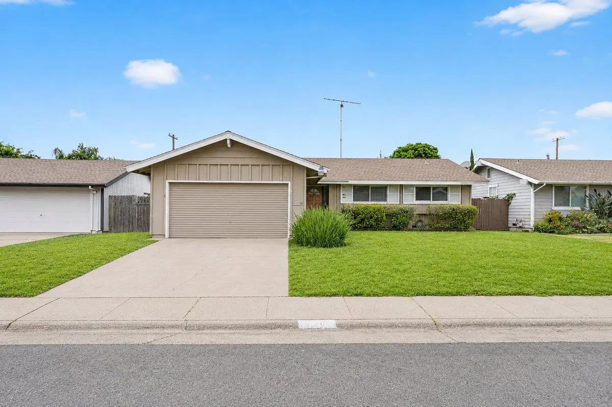 7033 3rd Pkwy, Sacramento, CA 95823 - #1