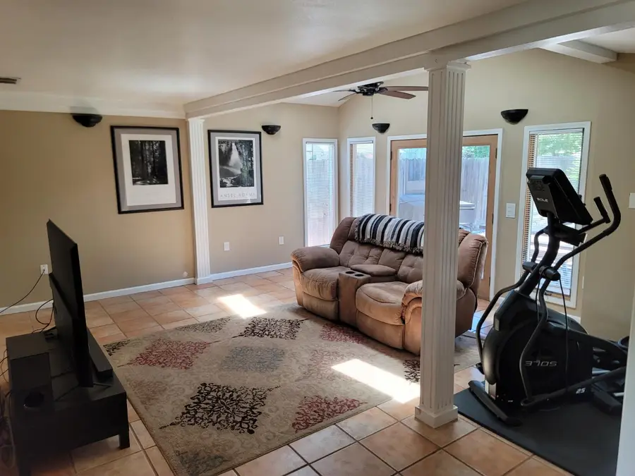 6608 Penney Way, Carmichael, CA 95608 - #3