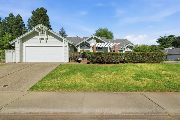 6000 Cowden Court, Orangevale, CA 95662