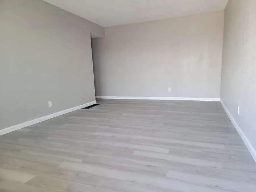 8008 Loucreta Drive, Sacramento, CA 95828 - #3