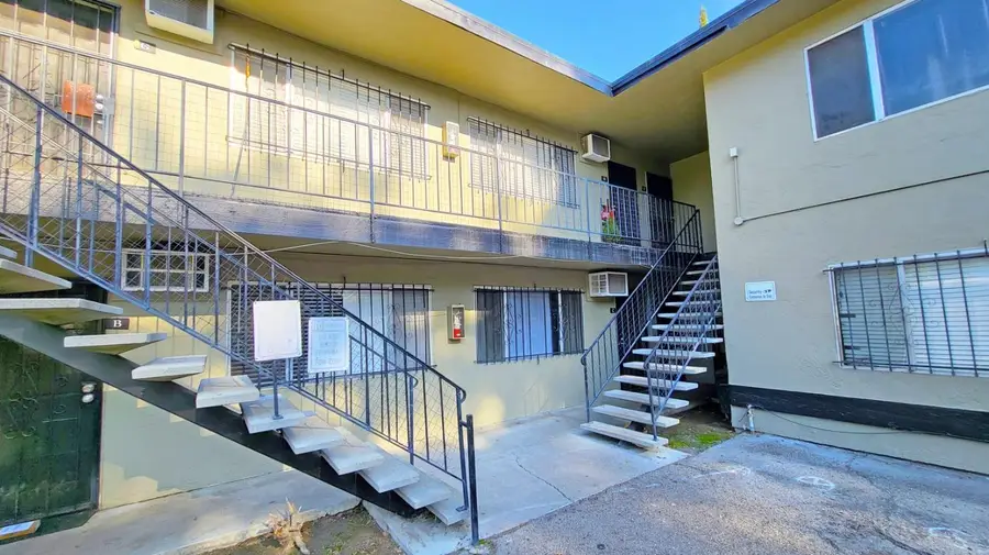 419 W Flora Street, Stockton, CA 95203 - #3