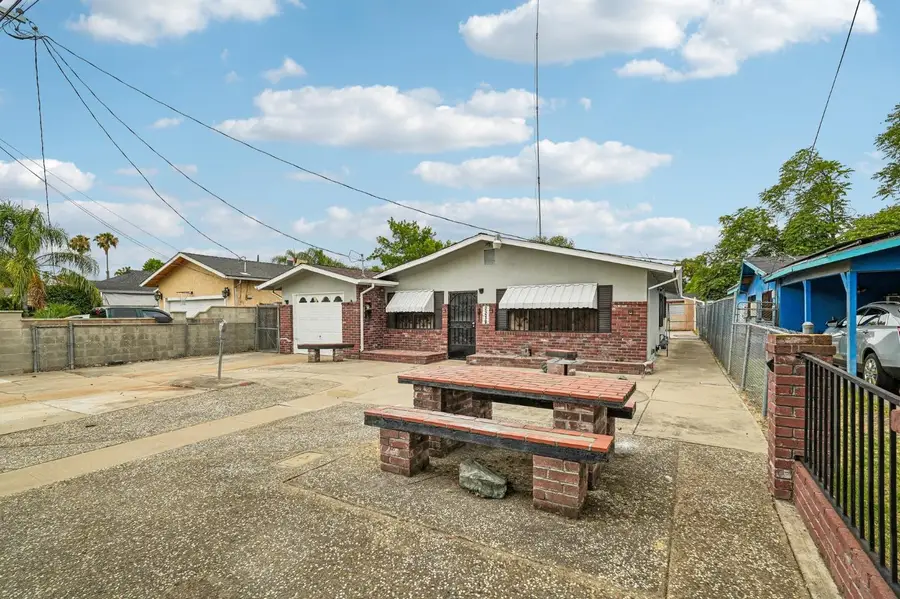 2219 S Pilgrim Street, Stockton, CA 95206 - #2