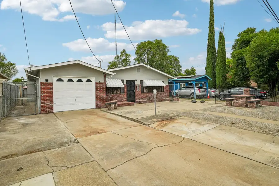 2219 S Pilgrim Street, Stockton, CA 95206 - #3