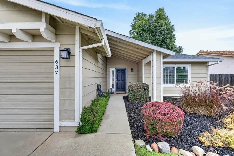 637 Oakborough Avenue, Roseville, CA 95747 - #3