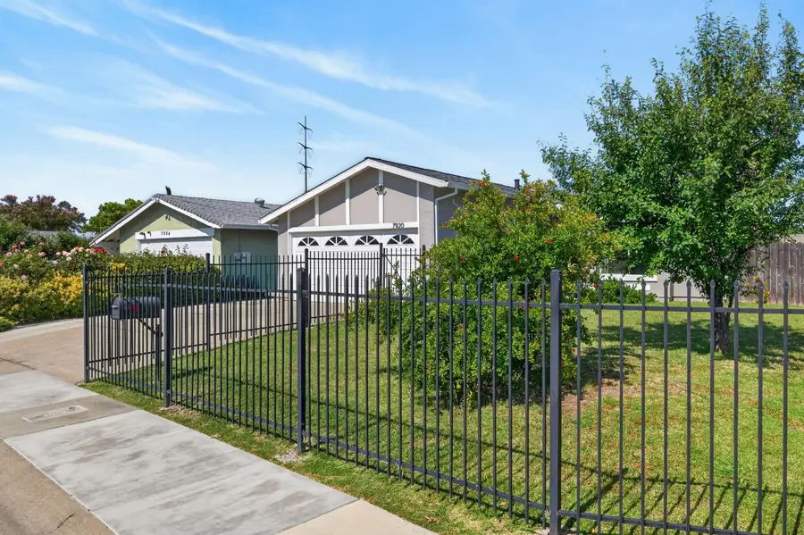 7920 Deer Water Drive, Sacramento, CA 95823 - #3