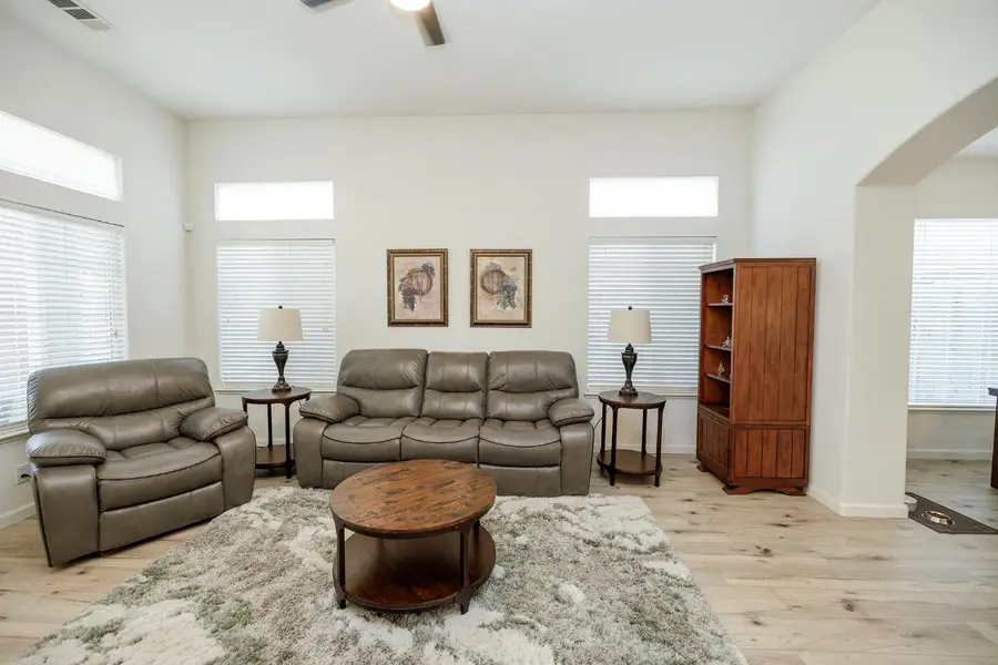 1704 Carpathian Way, Hughson, CA 95326 - #3