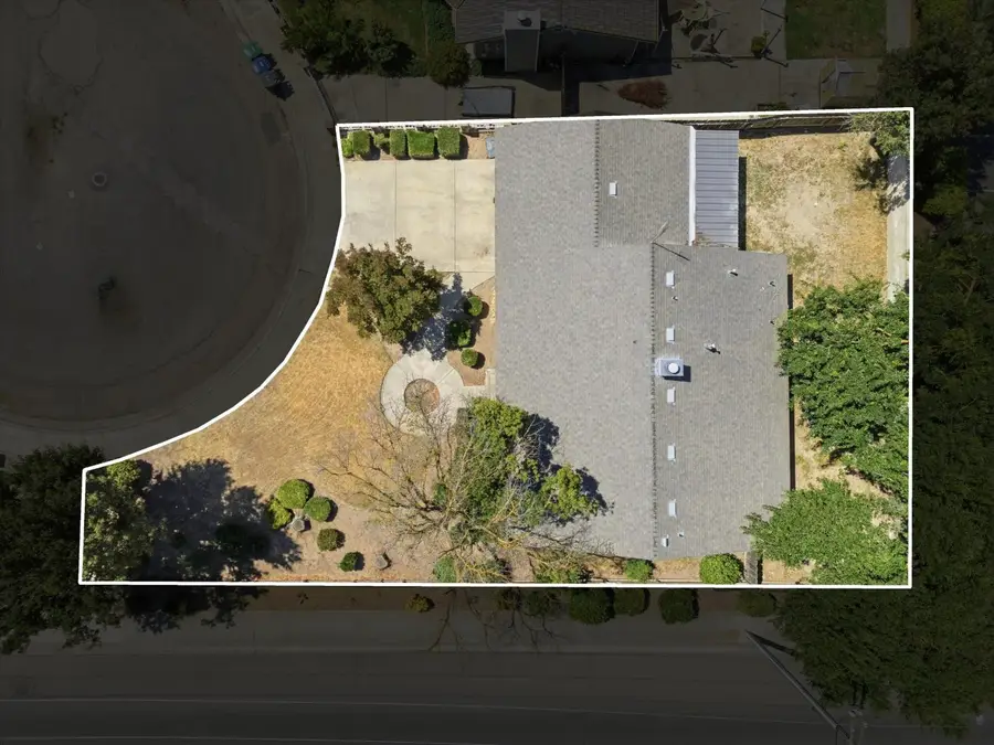 813 Holiday Way, Chowchilla, CA 93610 - #3