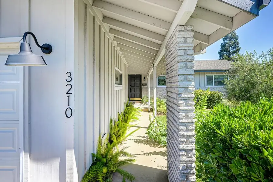 3210 Rosemont Drive, Sacramento, CA 95826 - #3