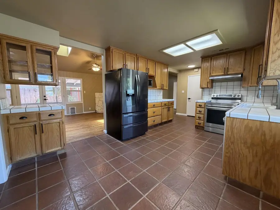 1128 Multnomah Drive, Modesto, CA 95350 - #2