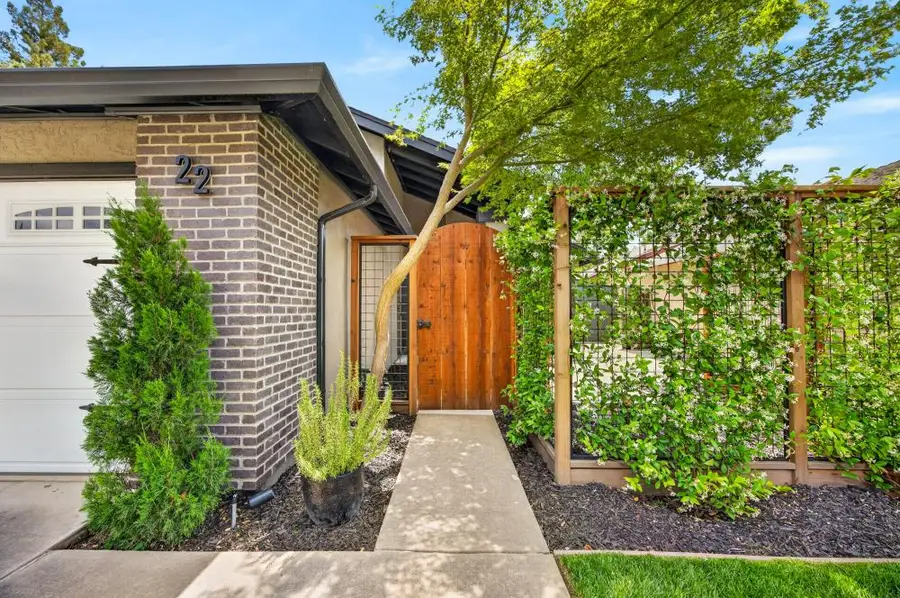 22 Seaside Court, Sacramento, CA 95831 - #2
