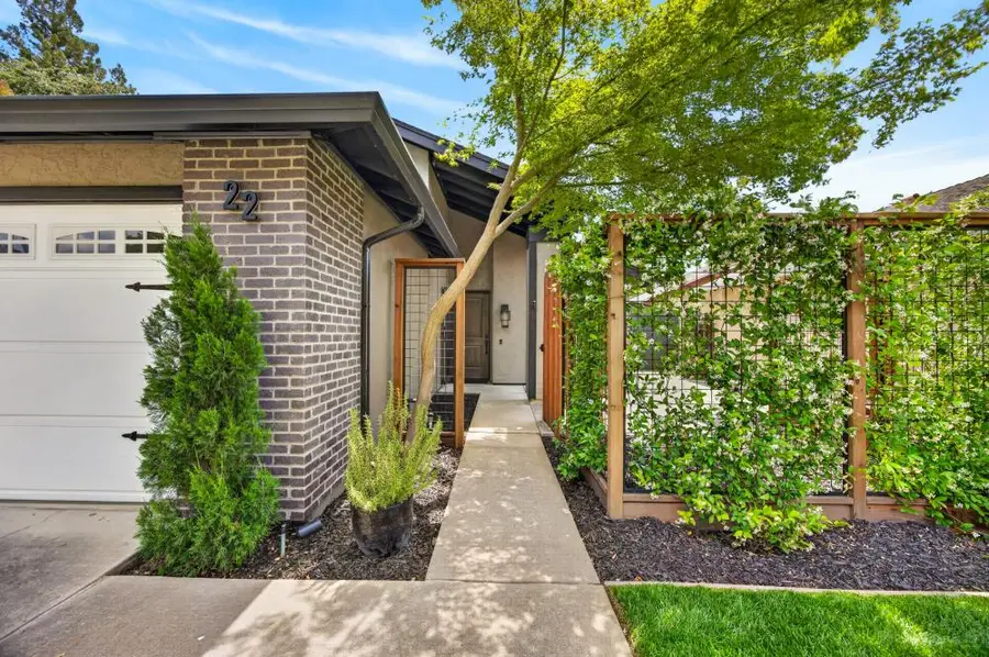 22 Seaside Court, Sacramento, CA 95831 - #3