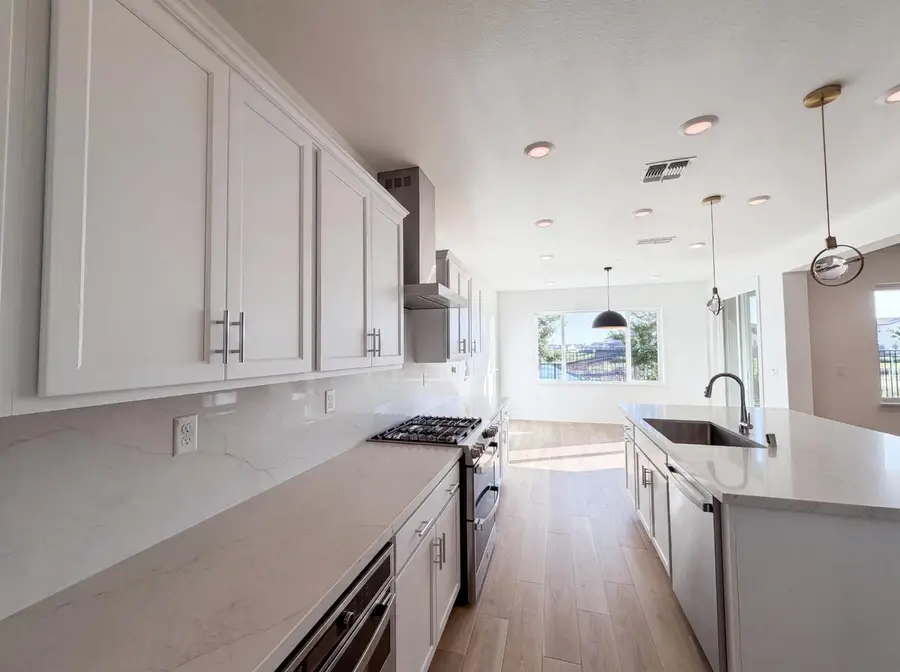 2743 Irish Meadow Way, Lathrop, CA 95330 - #2