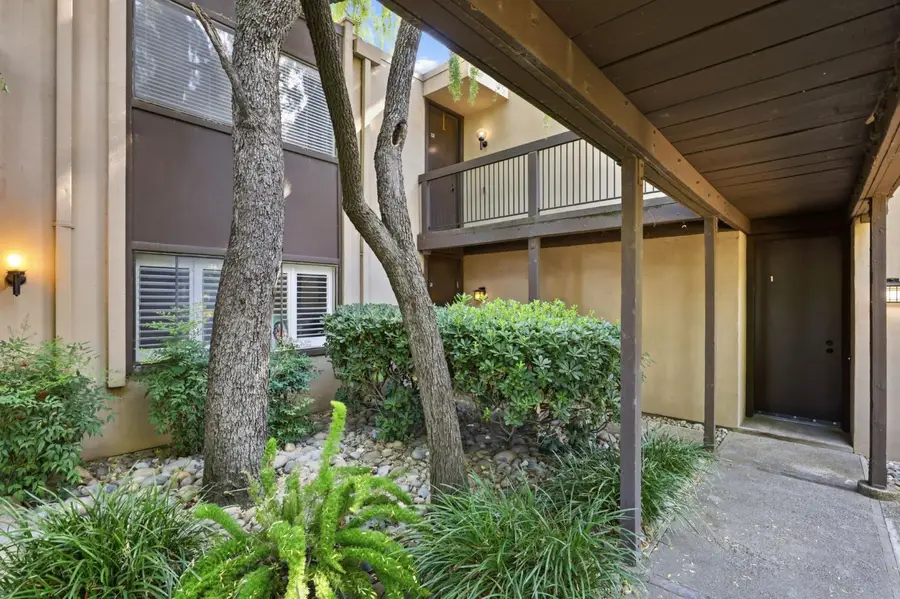 2201 Woodside Lane #1, Sacramento, CA 95825 - #2