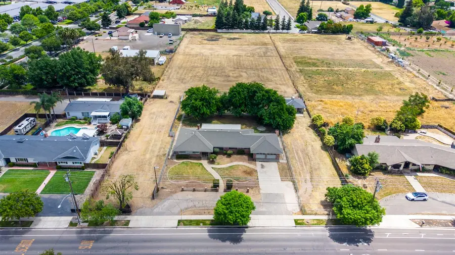 3460 Roselle Avenue, Modesto, CA 95355 - #2