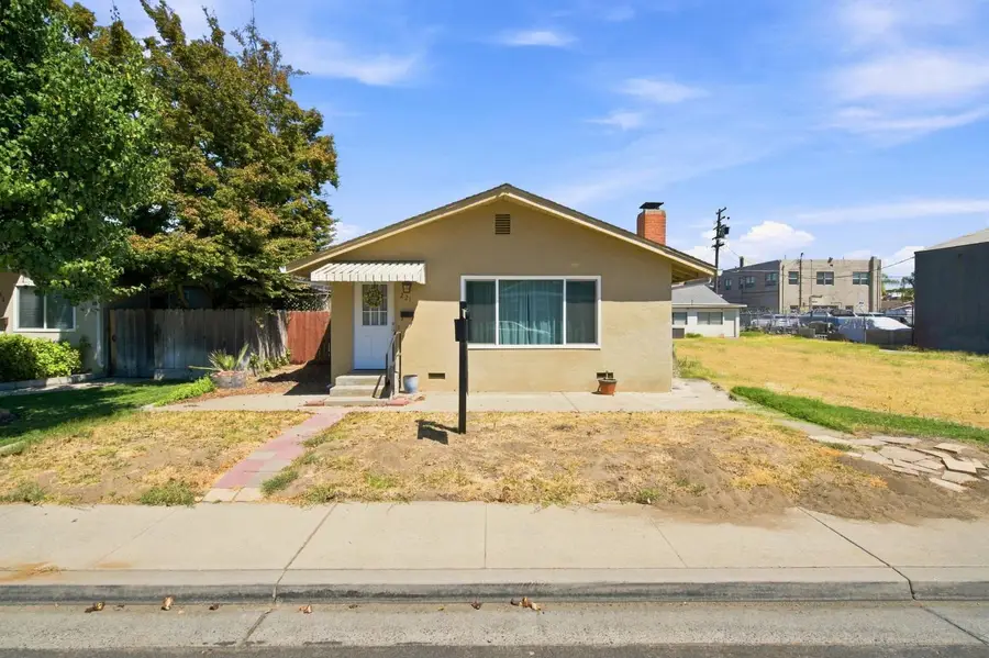 221 W 1st Street, Ripon, CA 95366 - #2