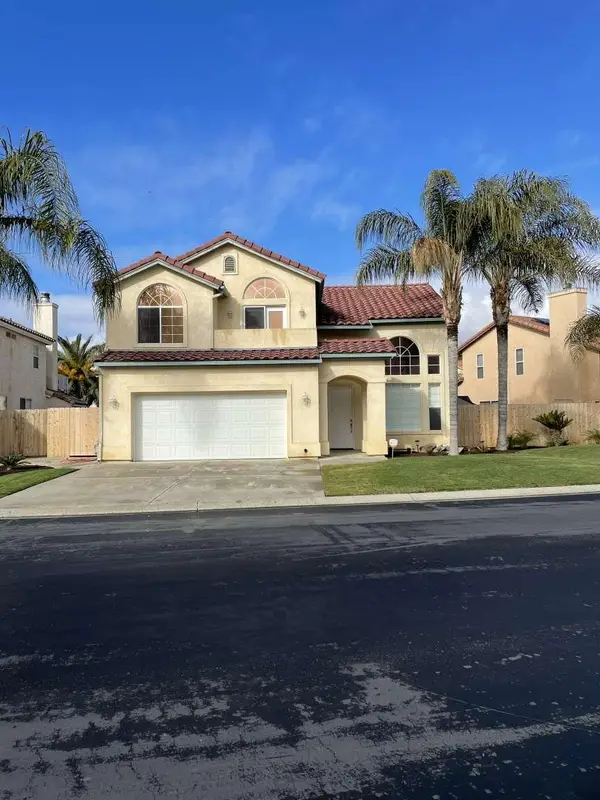 989 Laguna Drive, Lemoore, CA 93245