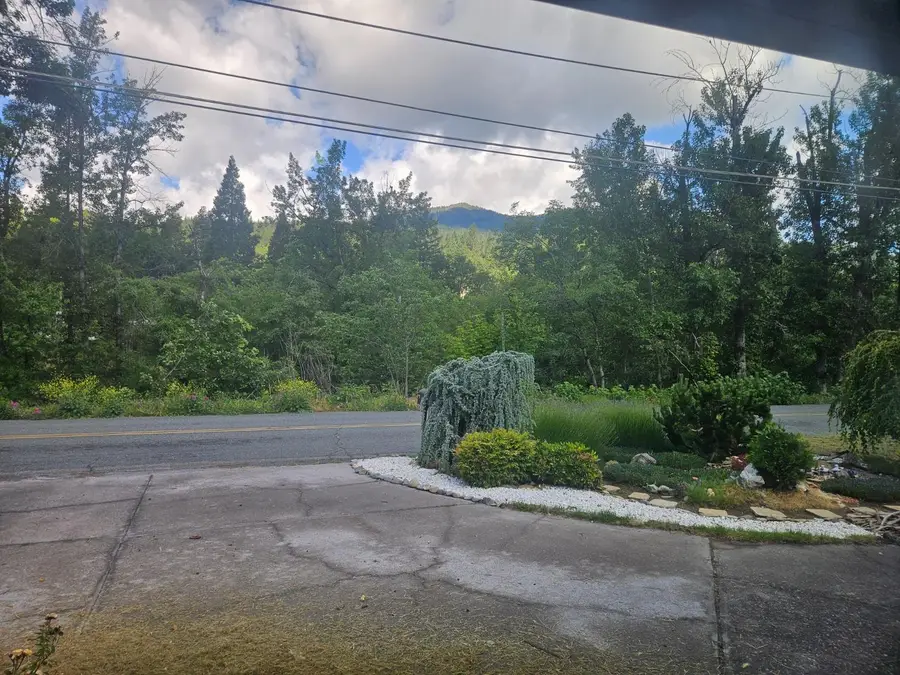 420 S First Street, Dunsmuir, CA 96025 - #3