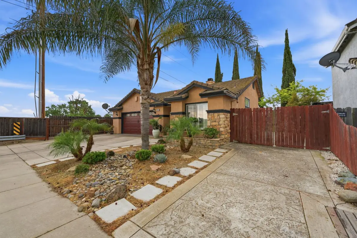 592 Charlemagne Lane, Tracy, CA 95376 - #1
